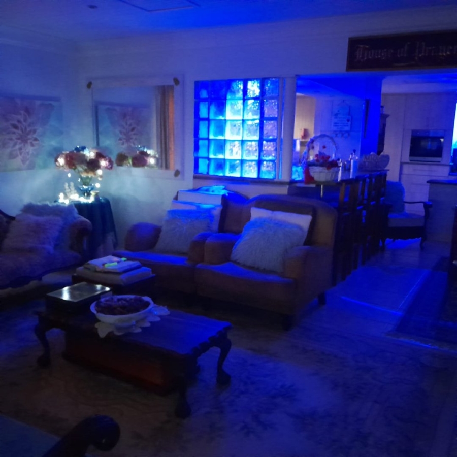 4 Bedroom Property for Sale in Wavecrest Eastern Cape